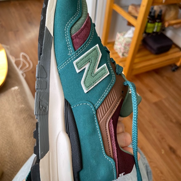 New Balance mens/womens Green and Brown Sneakers. New-ish. Worn just once. - Picture 7 of 12